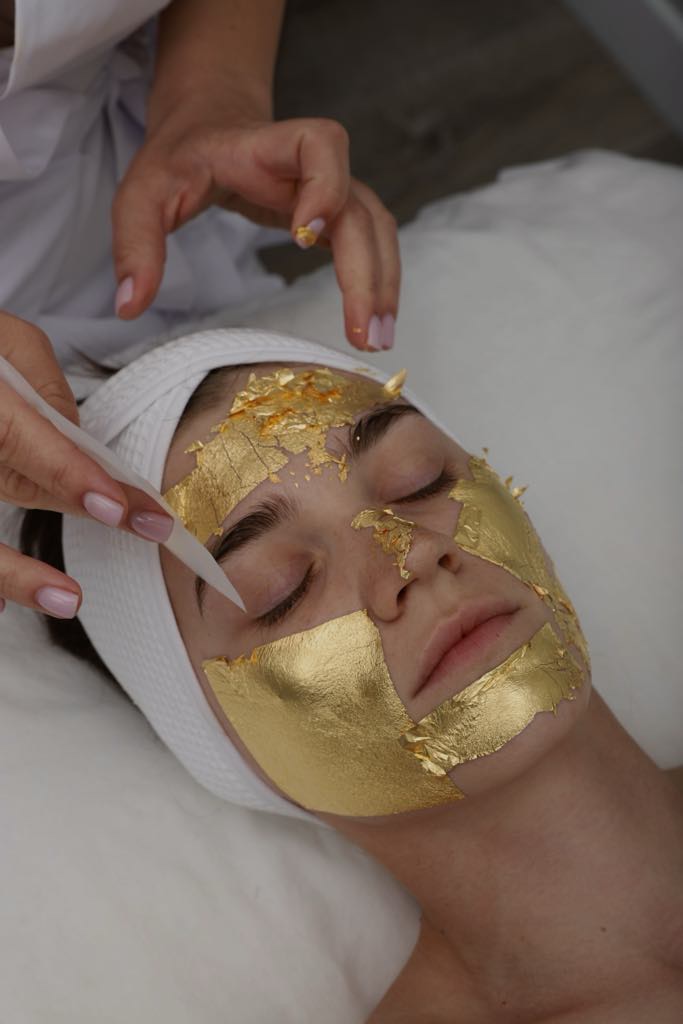 Gold lift ritual Facials